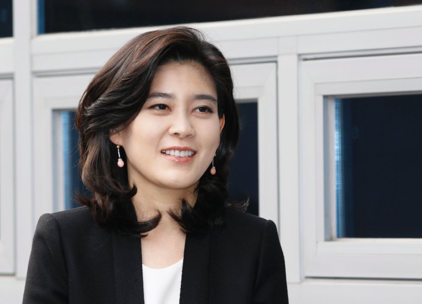 Lee Boo-jin arrives to preside over the annual general meeting of the hotel stockholders in Seoul